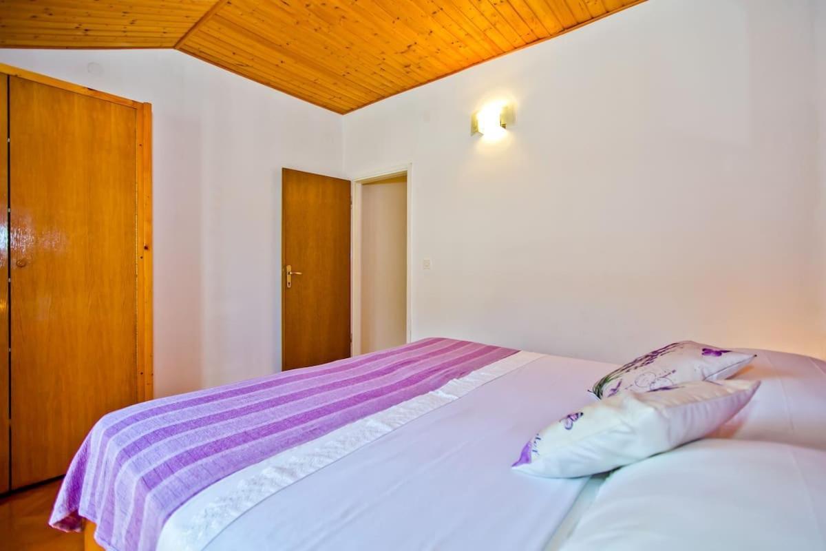 Villa Mateljan Zastražišće Eksteriør billede