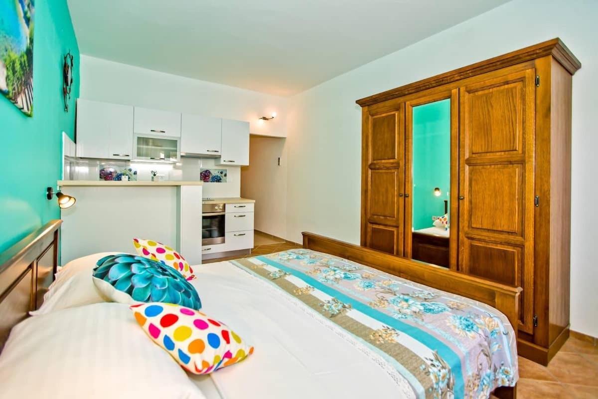 Villa Mateljan Zastražišće Eksteriør billede