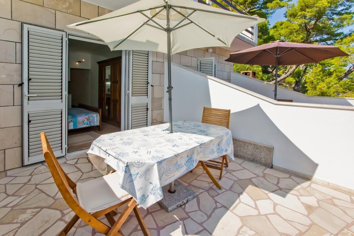Villa Mateljan Zastražišće Eksteriør billede