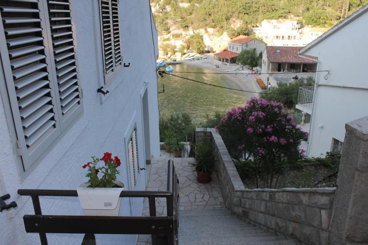 Villa Mateljan Zastražišće Eksteriør billede