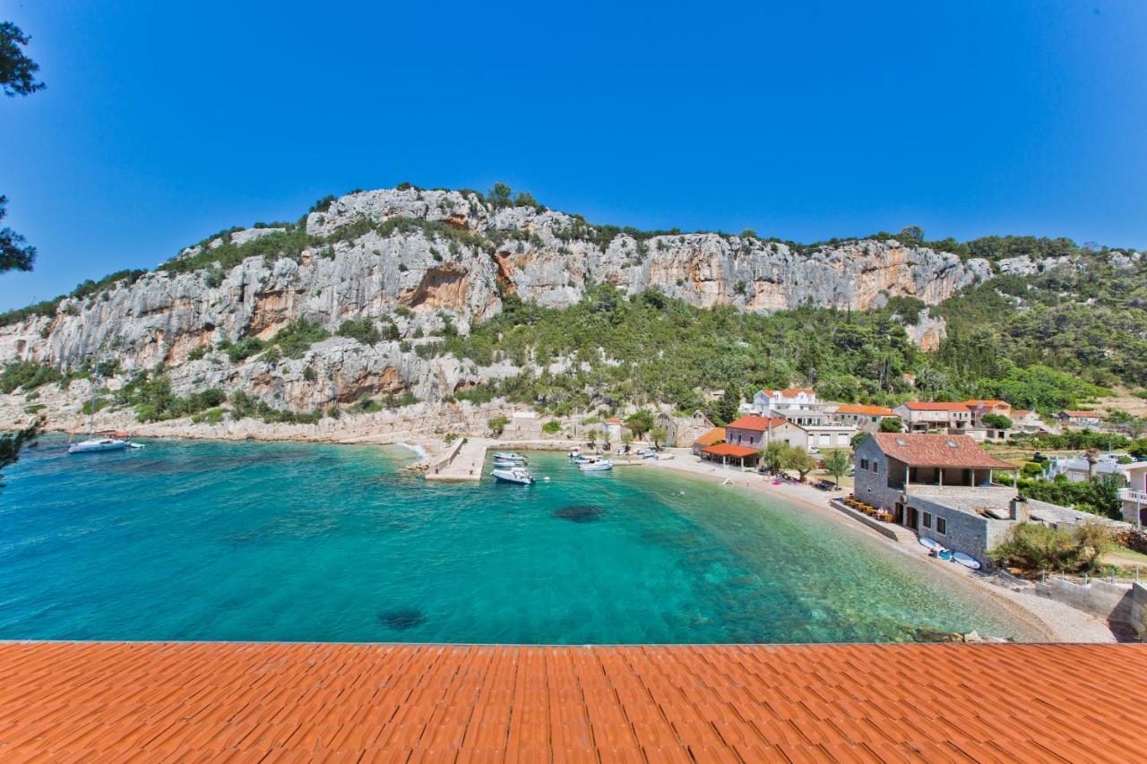 Villa Mateljan Zastražišće Eksteriør billede