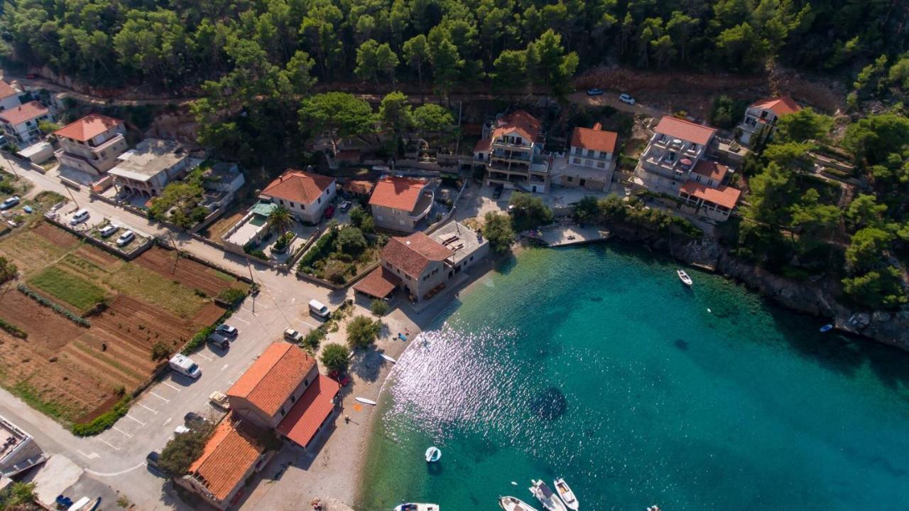 Villa Mateljan Zastražišće Eksteriør billede